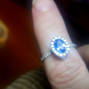 Beautiful blue Sapphire 10k white gold